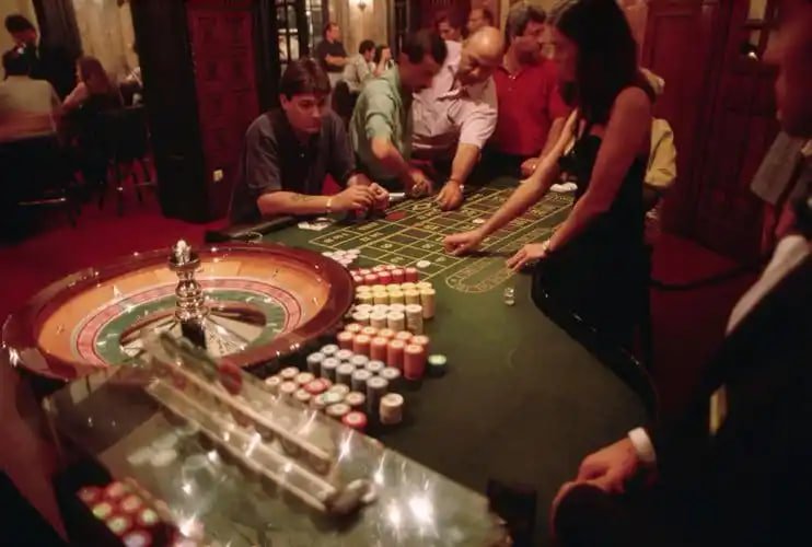 Roulette Eropa dengan roda berkualitas tinggi
